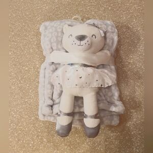 NEW Baby Blanket and Plush set